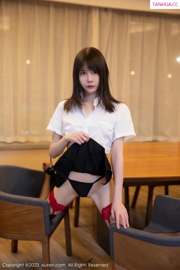   [XiuRen]高清写真图 2023.06.06 No.6862 甜佳佳 黑丝美腿第27张图片